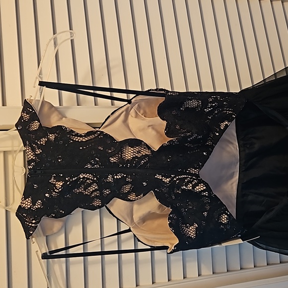 Sequin hearts dress black lace and Toole juniors size 0 - Picture 4 of 7